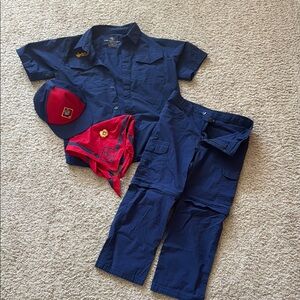 Cub Scout Uniform Set (xl) with wolf Neckerchief, slide & Cap
